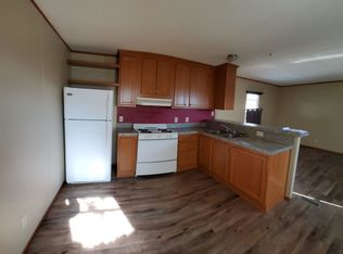 40 Canterbury Ln, Gardner, IL 60424