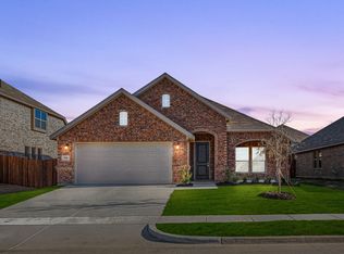 916 Eloise Ln, Cleburne, TX 76033