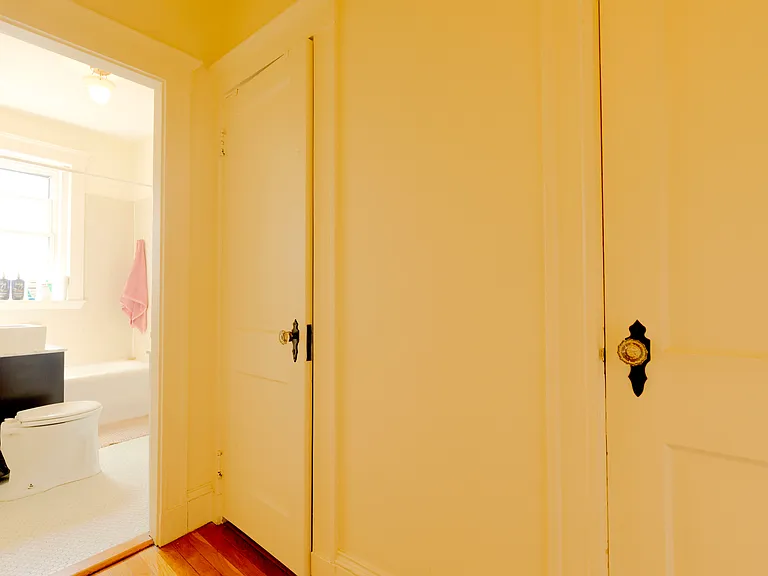 401 Washington St #4 — Photo 24