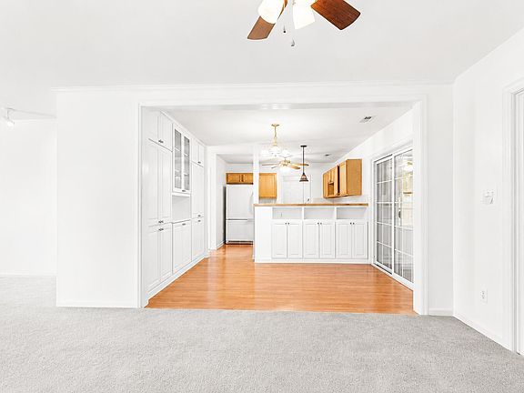 5th image of 15 N Indiancreek Pl