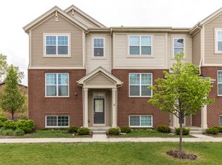 100 S Dee Rd #4, Park Ridge, IL 60068