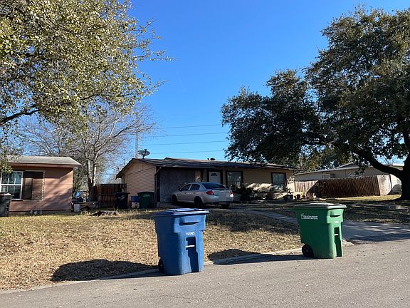 3rd image of 227 Christine Dr