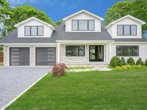 11 Bayview Avenue, Eastport, NY 11941