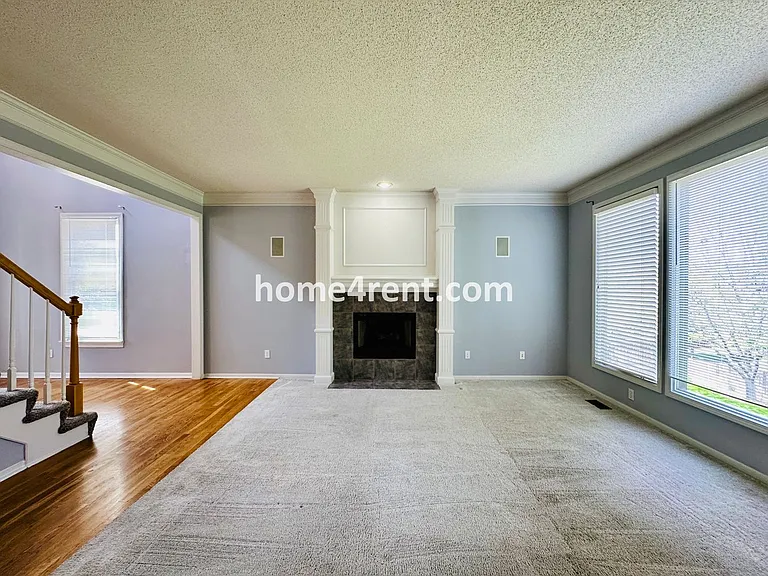 8102 W 144th Pl — Photo 7