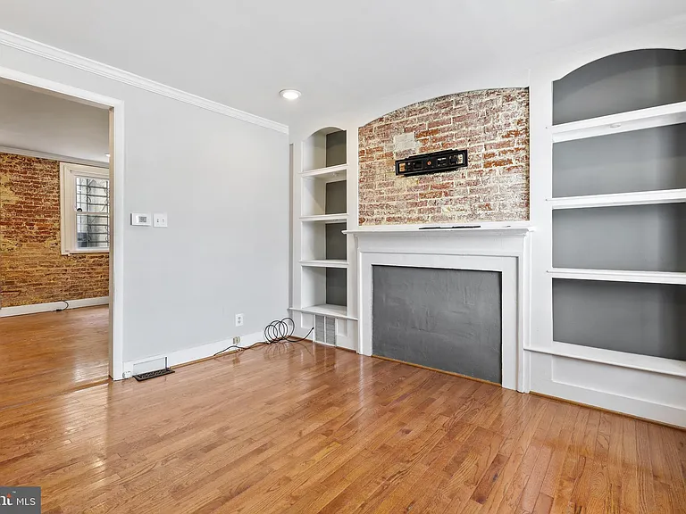 803 S Hanover St — Photo 3