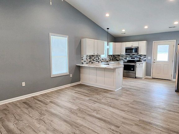 4th image of 1703 Edgerton Ave SE