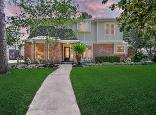 2102 Manor Green Dr, Houston, TX 77077