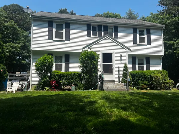 17 Schooner Lane, Pocasset, MA 02559