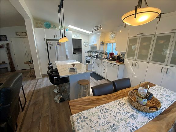 3rd image of 999 Burnaby Ave #45