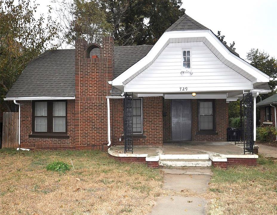 1st image of 729 NE 15th St