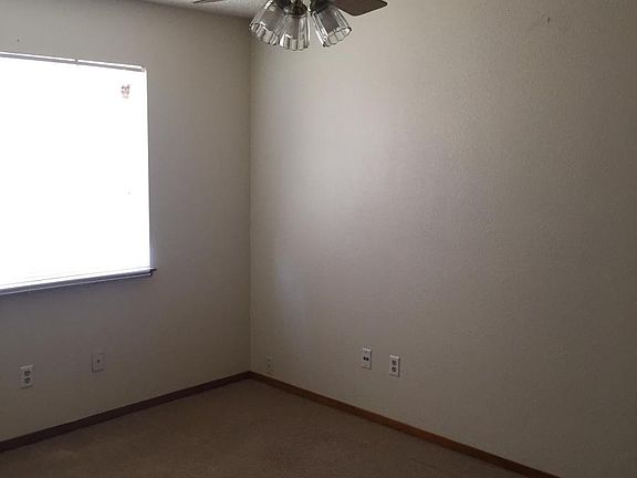 4th image of 1446 E Ferguson Ct