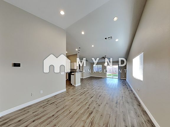 3rd image of 40635 N Jodi Dr