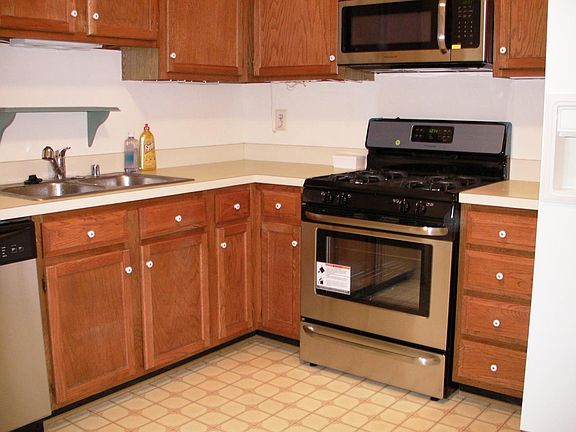 3rd image of 3870 Mohr Oak Ct