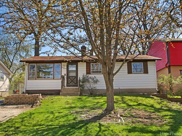 1111 Villa Vista Dr, Round Lake Beach, IL 60073