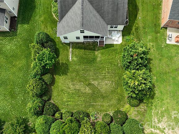 4th image of 5184 Norway Ln
