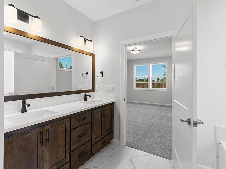 1524 W 14th Ave — Photo 23