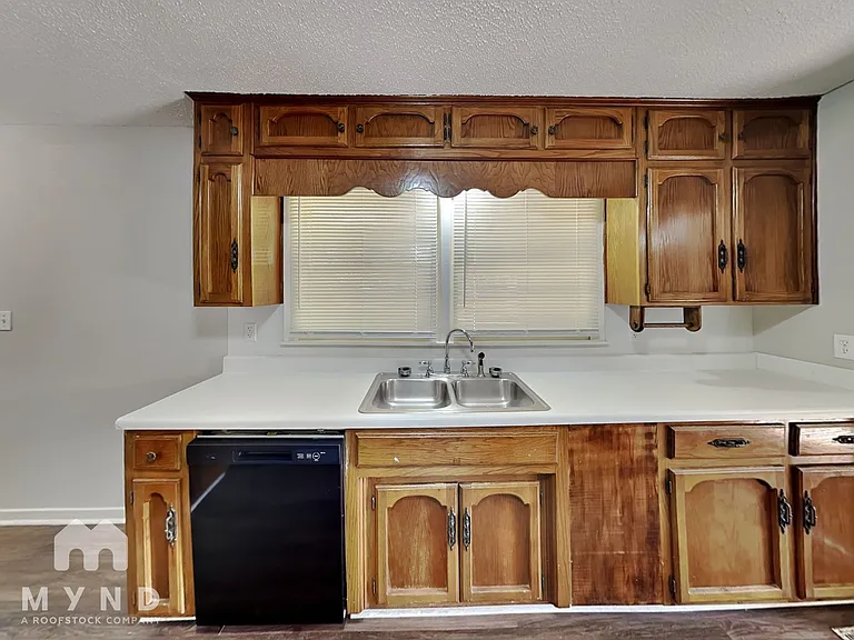 217 Marshall Dr — Photo 9