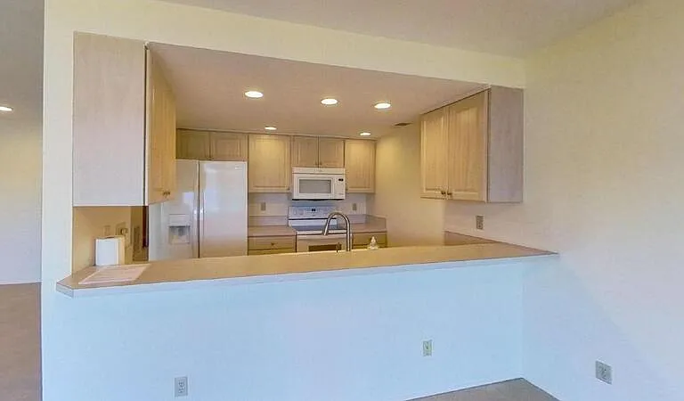 16921 Inglewood Rd NE #A-303 — Photo 3