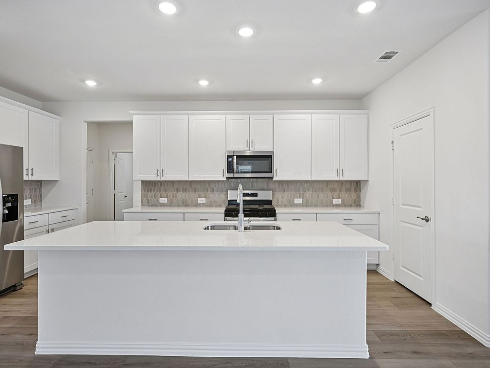 1st image of 2119 Horseshoe Ln