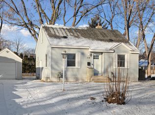 114 Oak Glen Dr, Hopkins, MN 55343