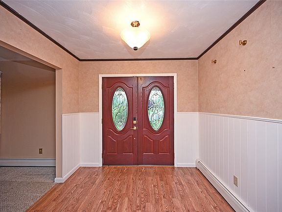 5th image of 2536 Wayne Rd