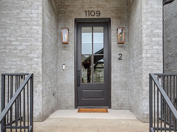 4th image of 1109 Bate Ave #2