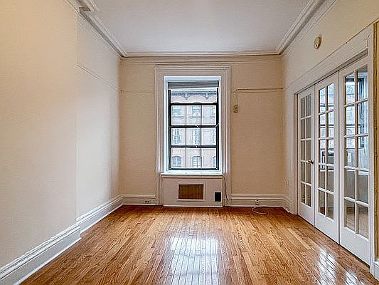 3rd image of 141 Montague St APT 4