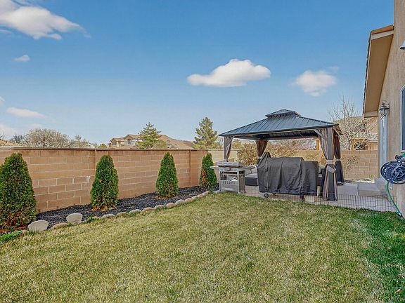 3rd image of 5401 Kokopelli Ct NW