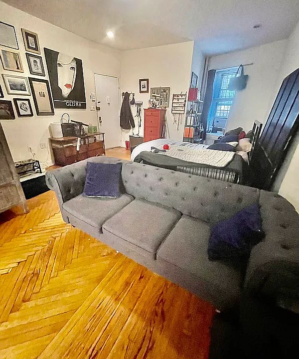 1st image of 31 W 85th St #1