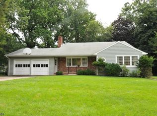 27 Glen Rd, Wayne, NJ 07470