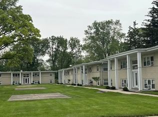 1028 E Division St #A, Lombard, IL 60148