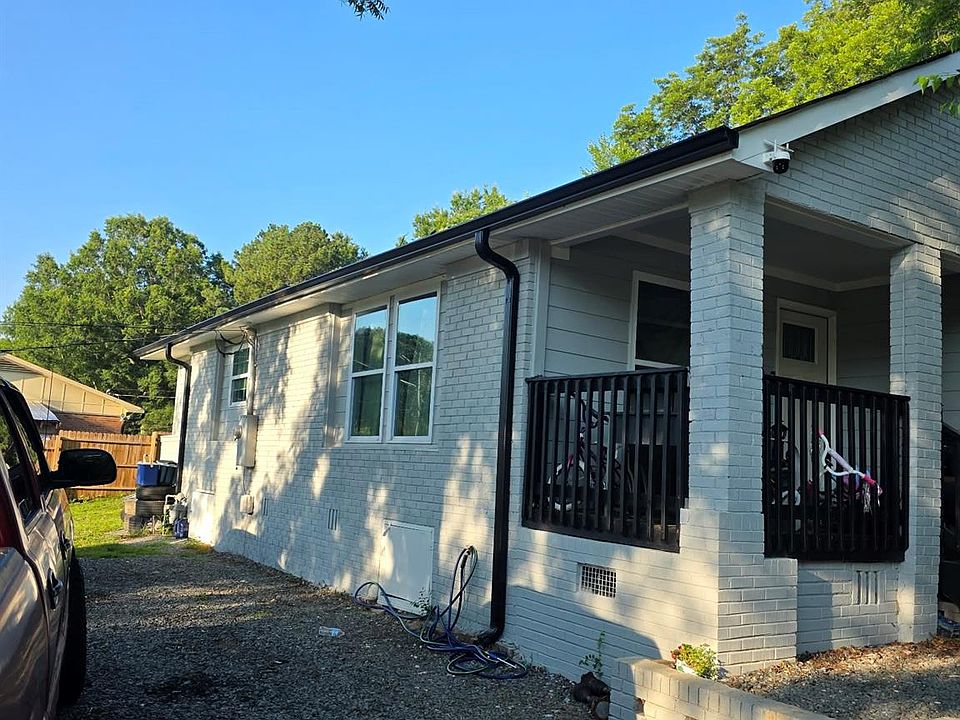2nd image of 803 Gordon St
