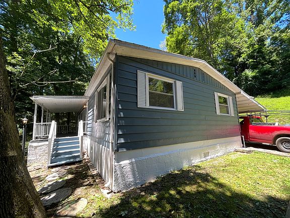 3rd image of 978 Riverview Ln