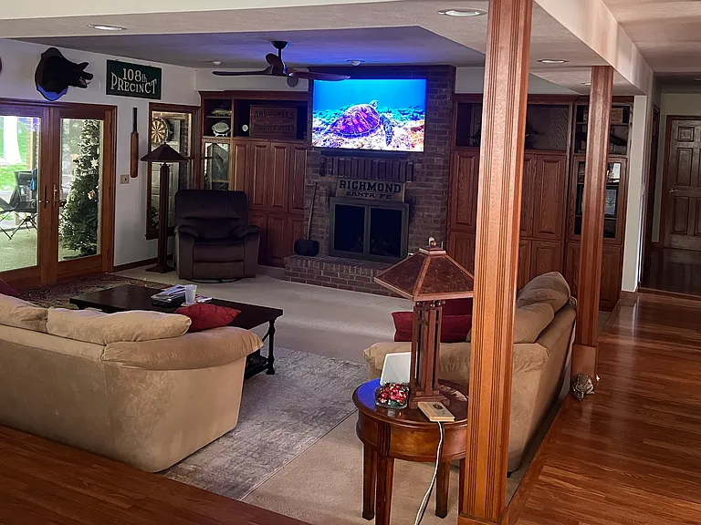 8566 Framewood Dr — Photo 2