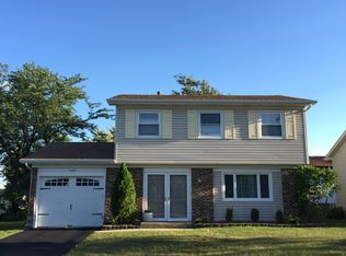 1465 Westbury Dr, Hoffman Estates, IL 60192