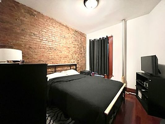 3rd image of 1091 2nd Ave #4RS