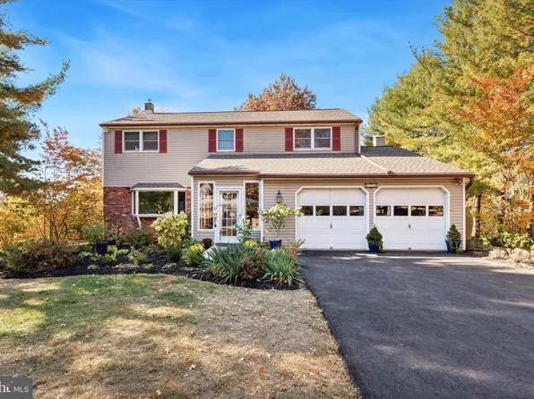 105 Harbob Ln, North Wales, PA 19454