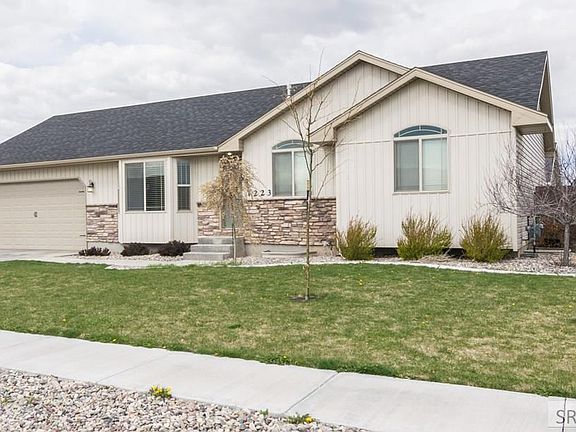 3rd image of 1223 N Portal Stone Dr