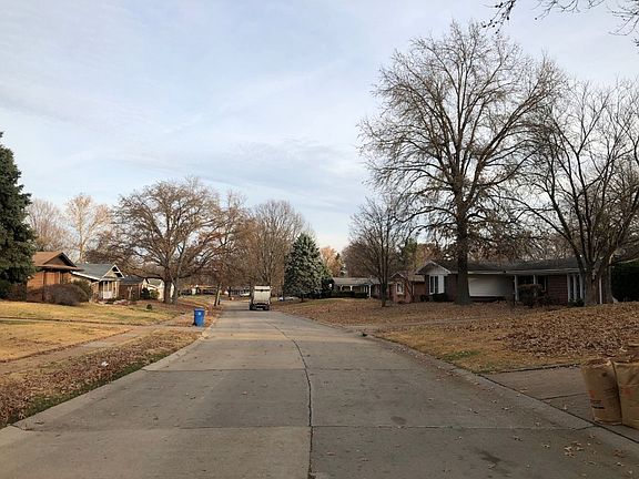 5th image of 665 Meadowgrass Dr