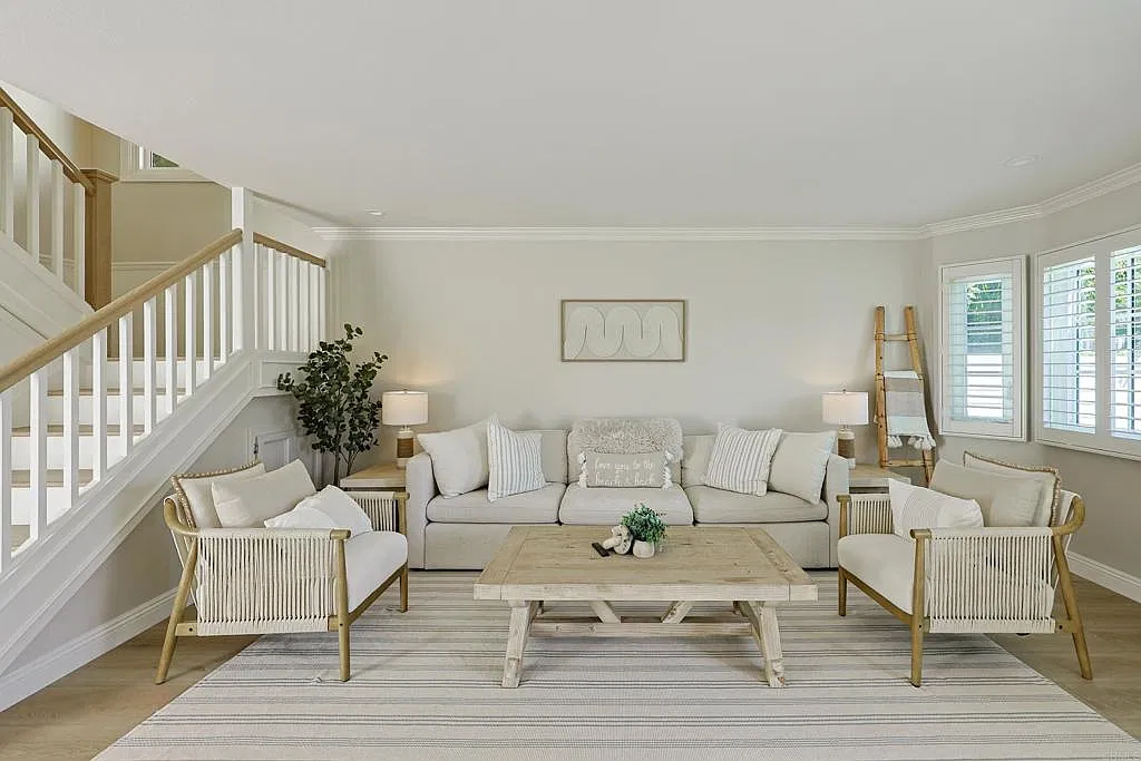 2 bed, 2.5 bath, 2378 sqft, $10,000 — Photo 4