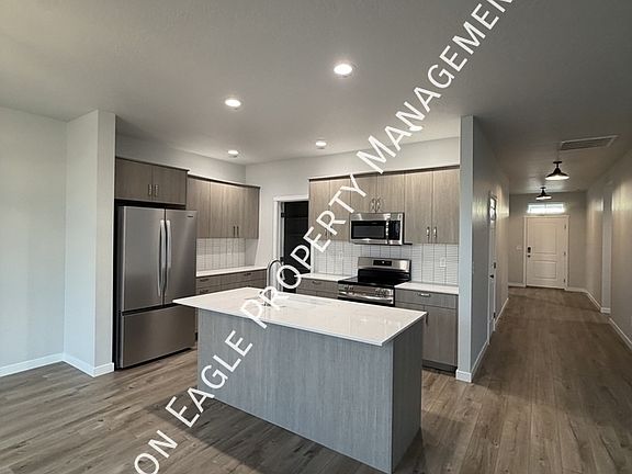 3rd image of 1086 Woods Bog Ct