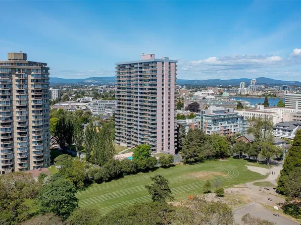 647 Michigan St #1008, Victoria, BC V8V 1S9