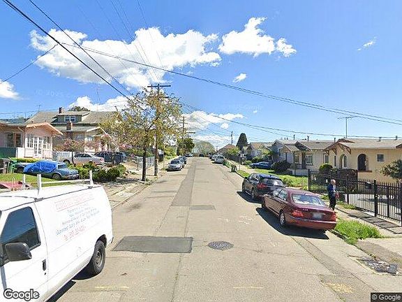 Exterior Neighborhood (street photo)