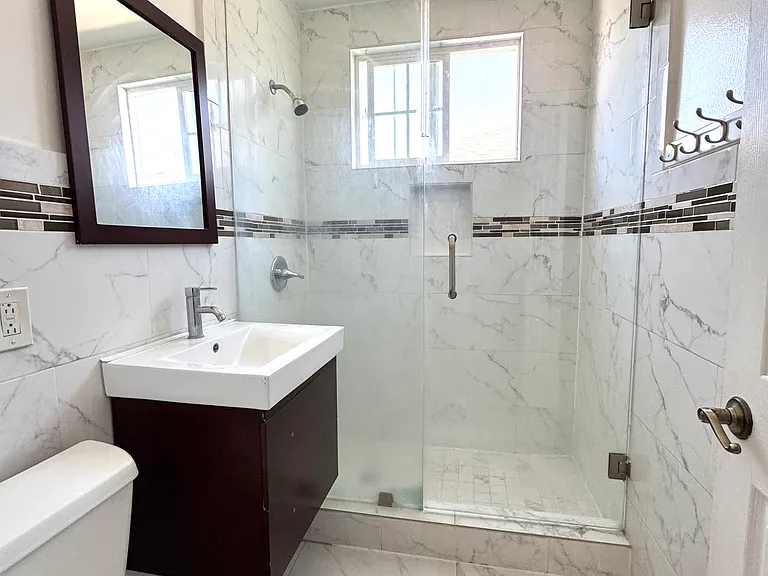 12128 Maryvine St — Photo 13