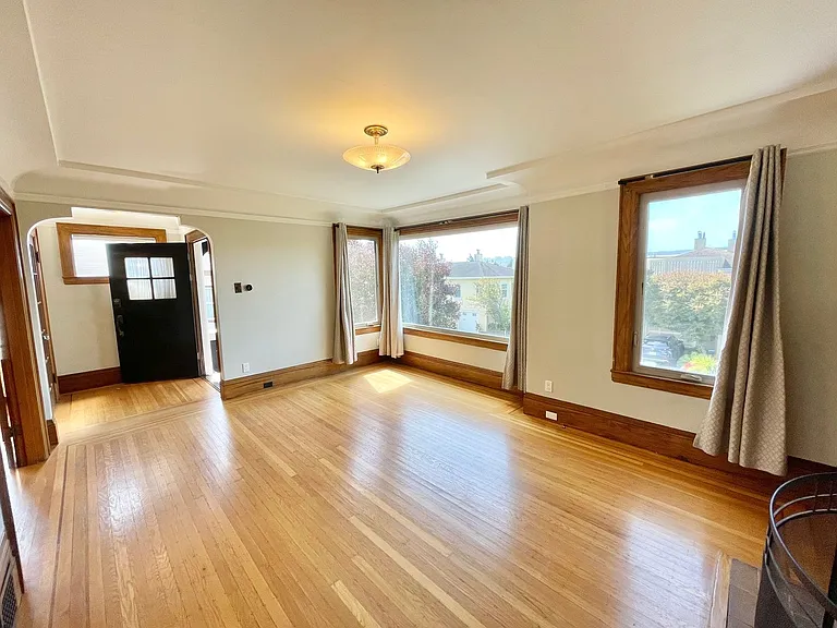 518 Staples Ave — Photo 4