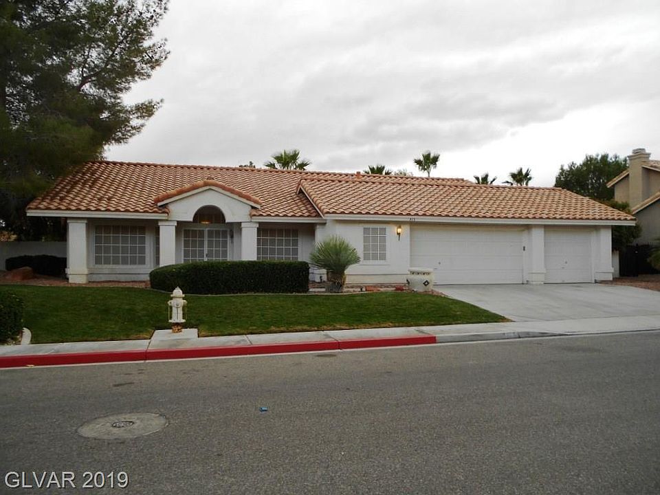 1st image of 915 Red Hollow Dr