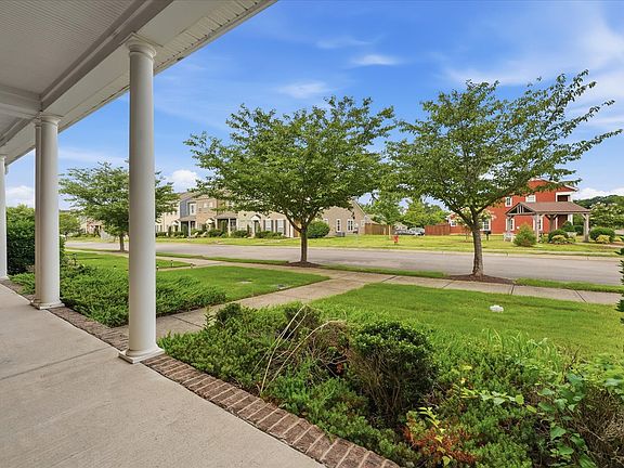 5th image of 2050 Hemlock Dr