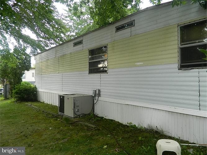 2nd image of 227 Eisenhower Ave