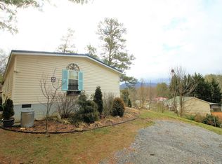 2 Whisper St, Clyde, NC 28721