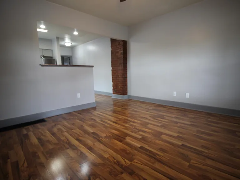 1412 Shelby St — Photo 4